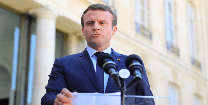 Macron Dictature France